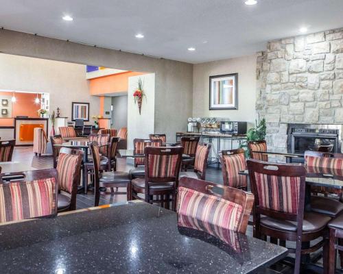 餐飲選擇, 凱富酒店 - 利斯薩米特50號及291號高速公路 (Comfort Inn Lees Summit @ Hwy 50 & Hwy 291) in 利斯薩米特