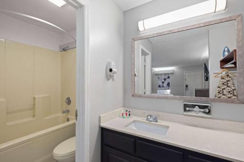 Baymont by Wyndham Selma - image 9