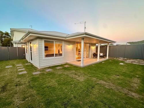 Pura Vida - Opposite the Beach!, South West Rocks