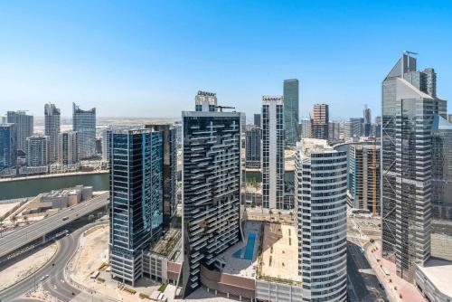 Silkhaus high floor 1BDR in Southridge - image 2