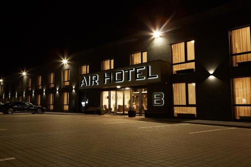 . Air Hotel