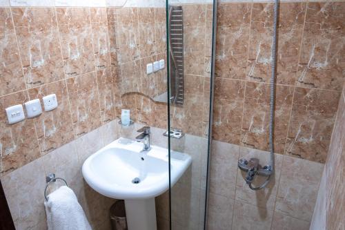 Double or Twin Room with Private Bathroom image 6