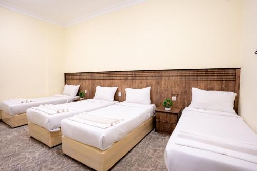 Quadruple Room with Private Bathroom image 4