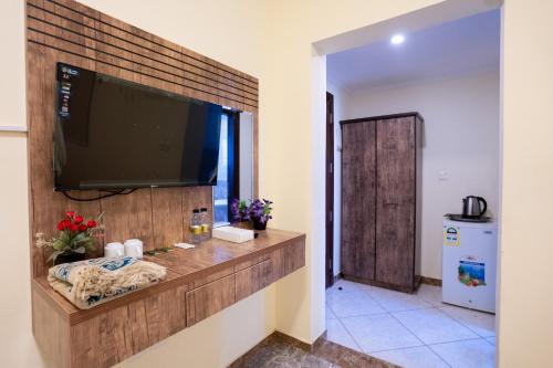 Double or Twin Room with Private Bathroom image 5