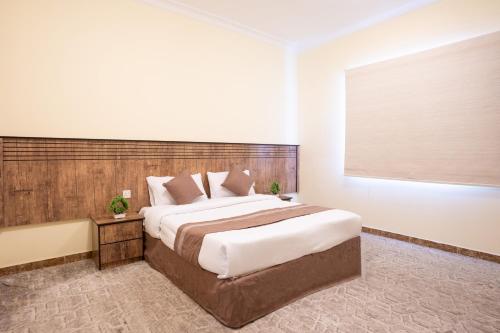 Double or Twin Room with Private Bathroom image 3