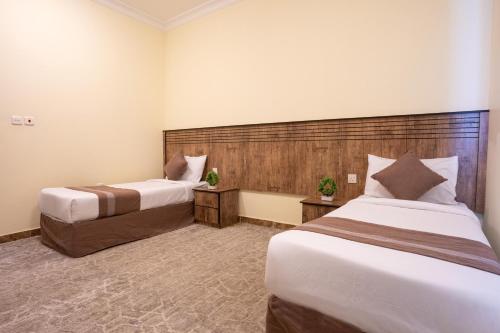Double or Twin Room with Private Bathroom image 2