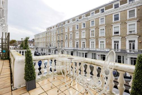 Veeve - South Kensington Charm - main image