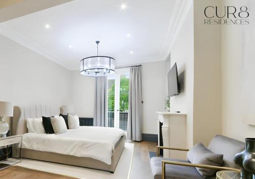 Luxury Chelsea House with Parking - image 9