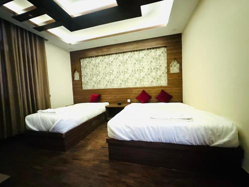 Deluxe Double or Twin Room
