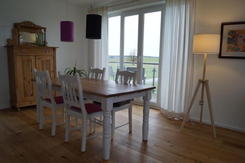 設施, Ferienwohnung unterm Dach mit Alpenblick in 魯德拉茨霍芬