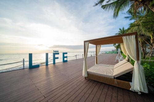 Strand, Palace Long Hai Resort  in Long Hai Beach