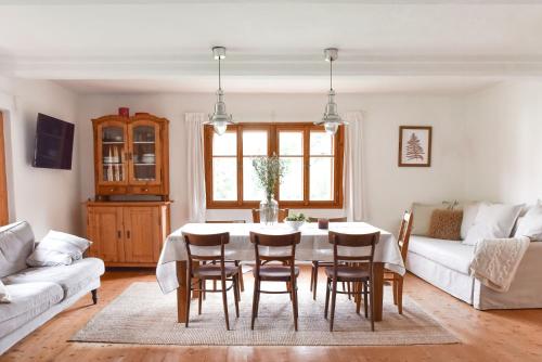 Roubenka Na Hrádku - Český ráj (Roubenka Na Hradku - Cesky raj) in เวเซซ