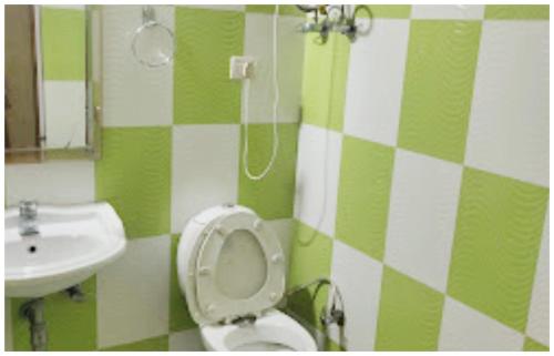 SIMLA HOTEL H G N near park and temple SIMLA HOTEL H G N near park and temple