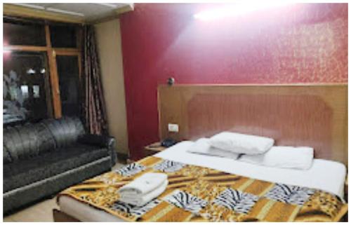 SIMLA HOTEL H G N near park and temple SIMLA HOTEL H G N near park and temple