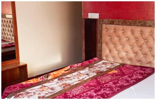 SIMLA HOTEL H G N near park and temple SIMLA HOTEL H G N near park and temple