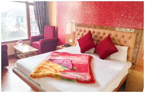 SIMLA HOTEL H G N near park and temple SIMLA HOTEL H G N near park and temple