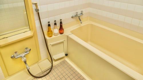 room detail thumbnail 2
