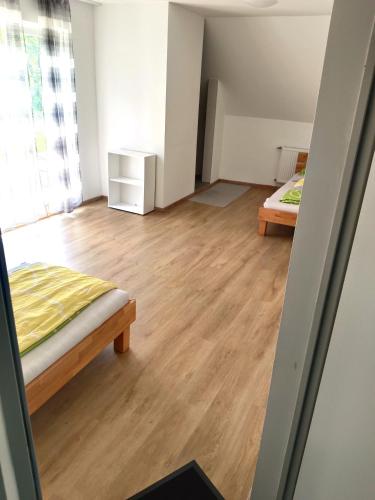 Arbeiterunterkunft in Spielfeld-Straß - Voll ausgestattete Zimmer mit Top-Anbindung in Шпільфельд