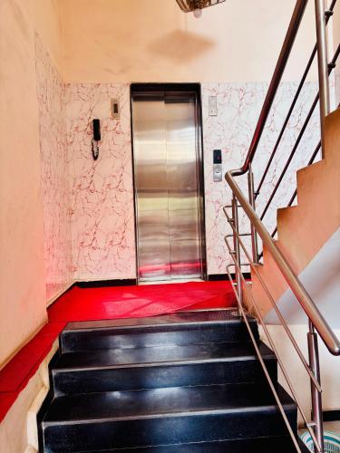Hsquare Service Apartment Malad in Malad