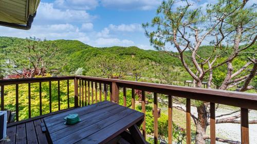 Dalgwa byeoldeul iyagi