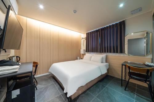 Mnlucky Hotel, Soul (fotografie 2)