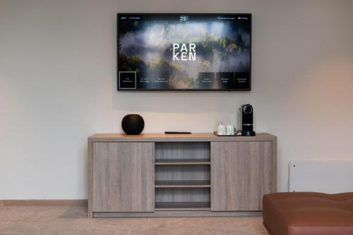 Thon Hotel Parken - image 2