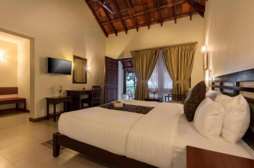 Cottage Double or Twin Room image 9