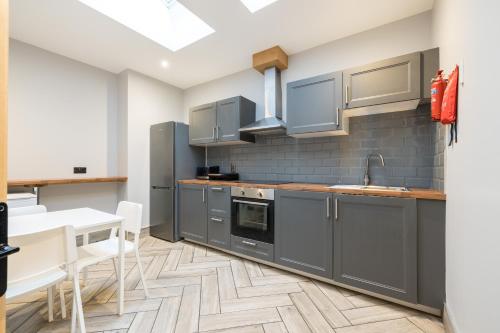 Ewings Bar & Self-Catering Accommodation in Carlow