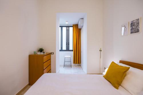 Metro Università Apartment by Wonderful Italy, Naples