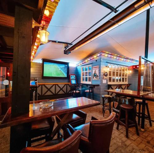 Bar/lounge, Ewings Bar & Self-Catering Accommodation in Carlow