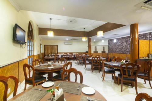 Restaurant, Sathyam Grand Resorts in Sriperumbudur