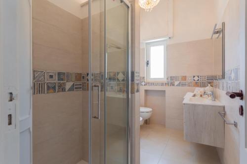 Bathroom, apuliablue1 in Fesca
