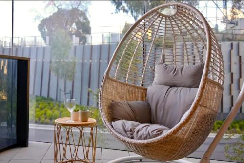 BW109 - Burwood Brickworks Stunning 1BR with FREE Parking 24hrs Store and Deakin University Nearby in 森林山