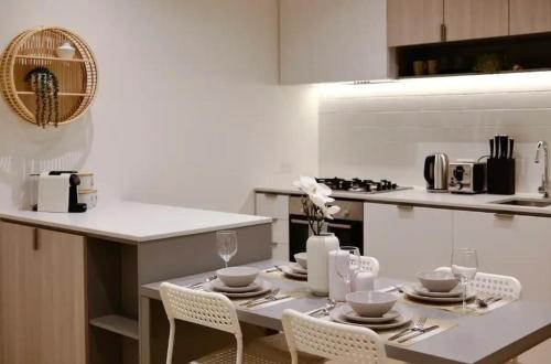 BW109 - Burwood Brickworks Stunning 1BR with FREE Parking 24hrs Store and Deakin University Nearby in 森林山