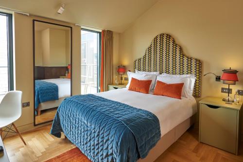 1 queen bed