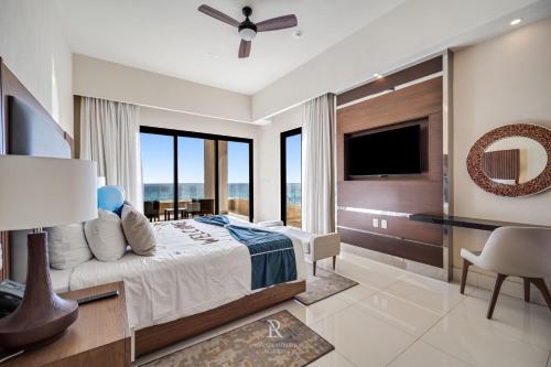 Junior Suite Ocean View - Villa La Valencia in Cabo San Lucas, Mexico