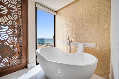 Junior Suite Ocean View - Villa La Valencia in Cabo San Lucas, Mexico