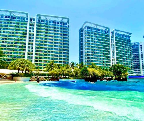 Man-made beach waves 19 minutes from NAIA, Manila (photo 8)