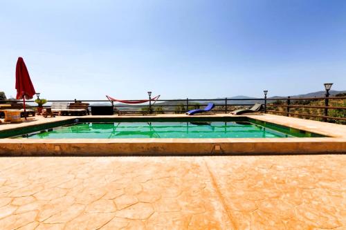 Casa rural con barbacoa y piscina