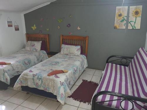 Chalet 3 at Cynthias Country, Hartbeespoort (foto 5)