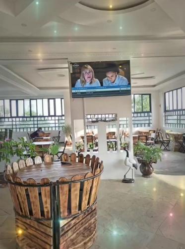 Pub/salon, The Grand Alton Resort in Kisumu