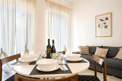 Sunny new renovated apartment with balcony Metro A, Rome (photo 4)