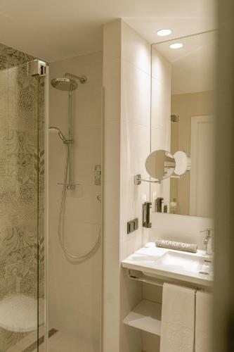Superior Double Room image 3