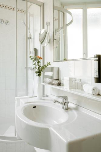 Single Room image 3