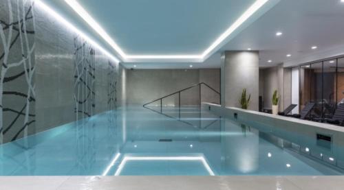 CENTRAL LONDON STAY-Fabulous Ultra-Central London Luxury Designer Two Bedroom-POOL-GYM-Full AC, Londyn (zdjęcie 7)