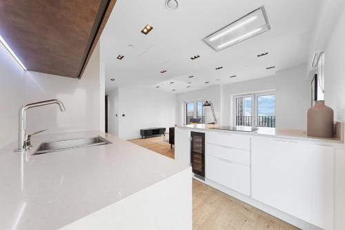 CENTRAL LONDON STAY-Fabulous Ultra-Central London Luxury Designer Two Bedroom-POOL-GYM-Full AC, Londyn (zdjęcie 9)