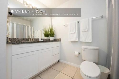 Stunning 3BD Condo 14 Mins to Disney World , Gated thumb 3