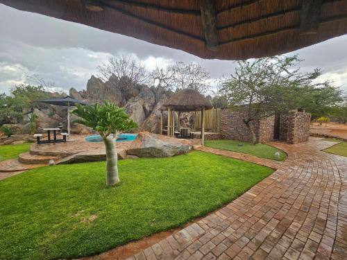 Басейн, Kaoko Bush Lodge in Каманжаб