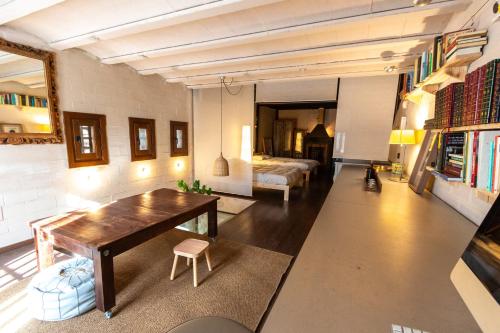 Létesítmények, Opening Doors Stone House Pool and Nature close to Barcelona! in Argentona