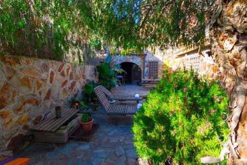 Erkély/terasz, Opening Doors Stone House Pool and Nature close to Barcelona! in Argentona